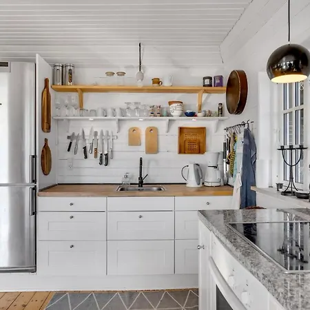 2 Bedroom Beautiful In Feriehus