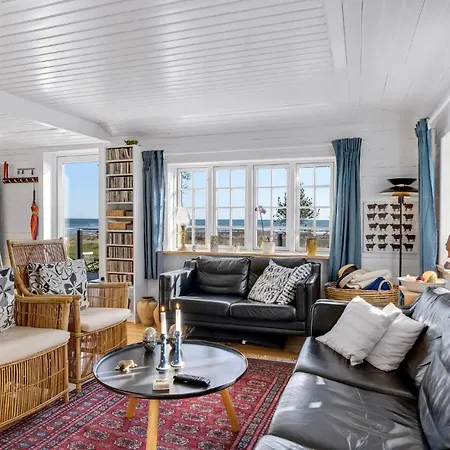 2 Bedroom Beautiful In Feriehus *