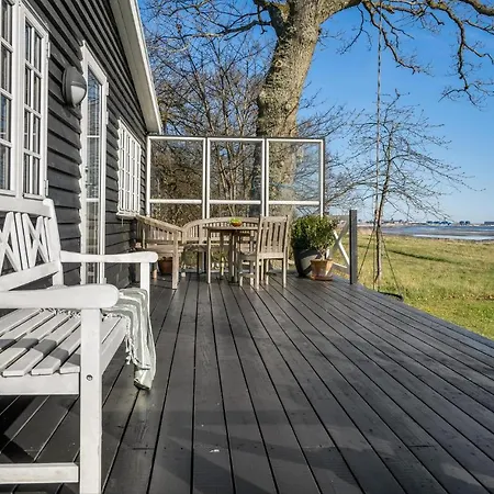 2 Bedroom Beautiful In *