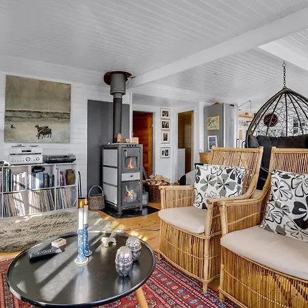 2 Bedroom Beautiful In Feriehus Koge