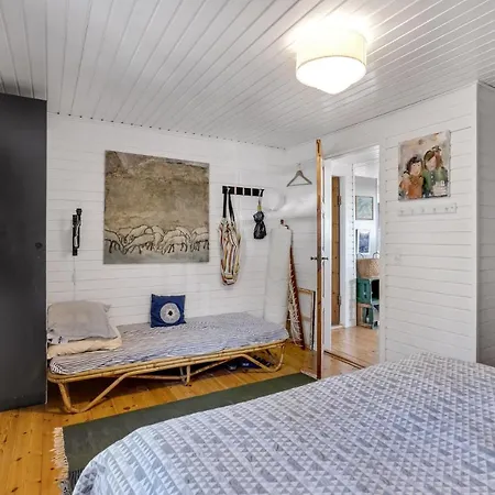 Dom wakacyjny 2 Bedroom Beautiful In *