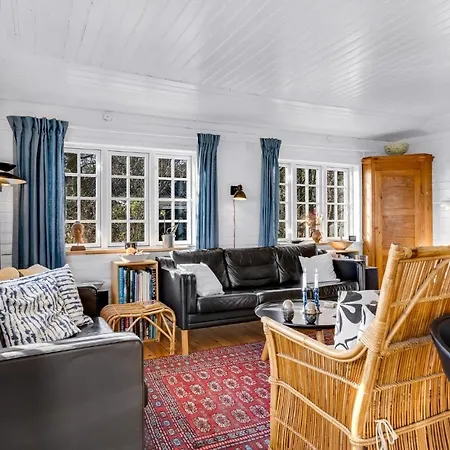 2 Bedroom Beautiful In Feriehus Koge