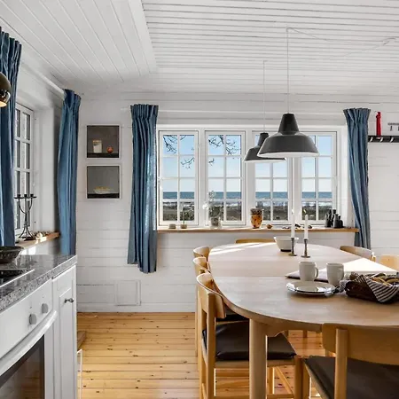 Feriehus 2 Bedroom Beautiful In *