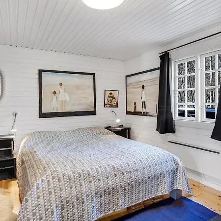 Dom wakacyjny 2 Bedroom Beautiful In *